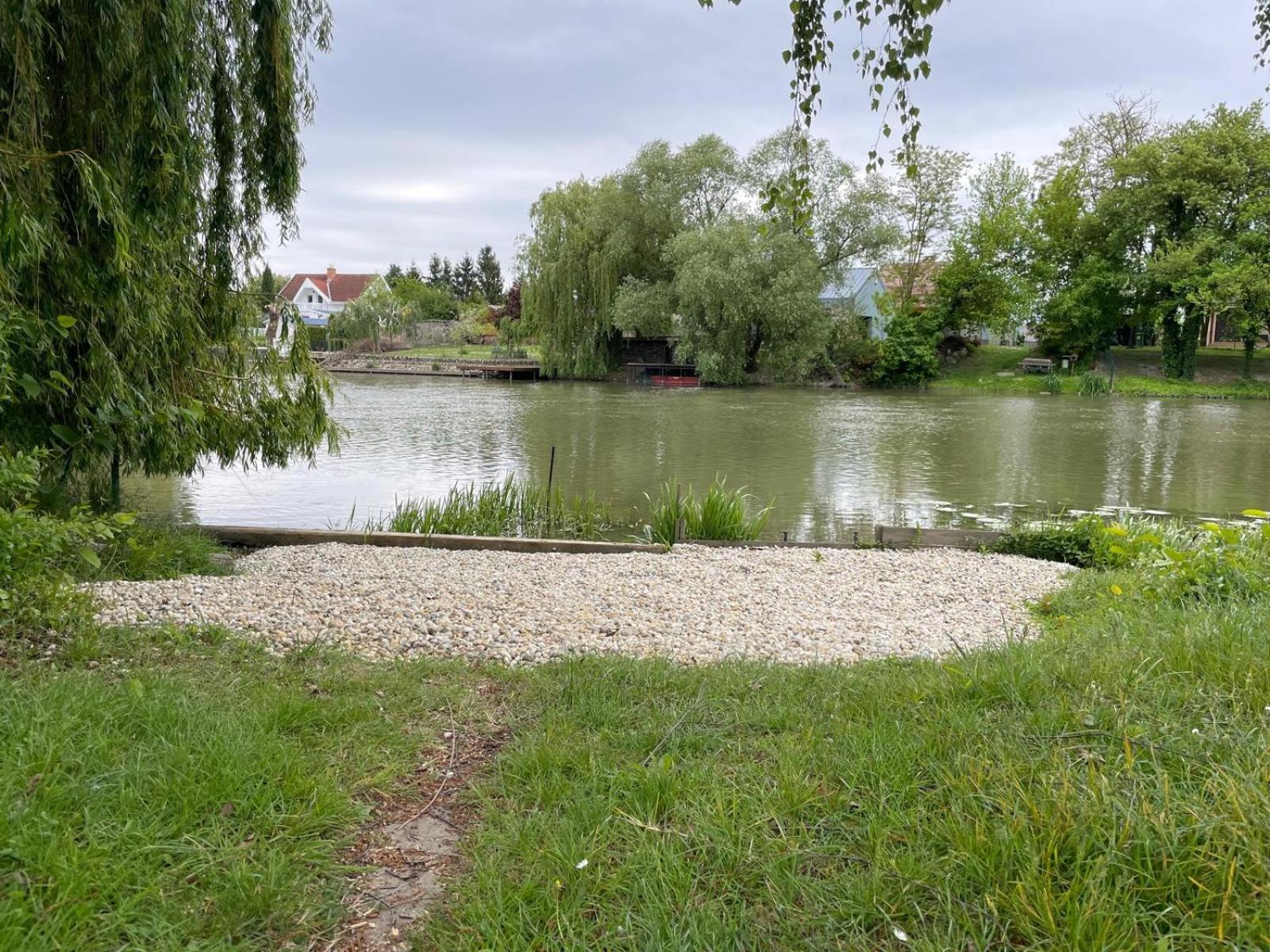 Chata Donau Jahodná المظهر الخارجي الصورة